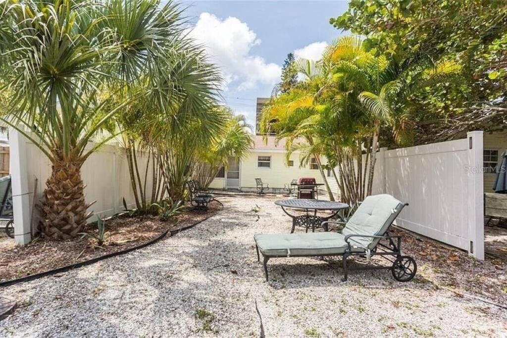 Lovely 1 Bedroom Unit Across From Lido Key Beach Sarasota Eksteriør billede